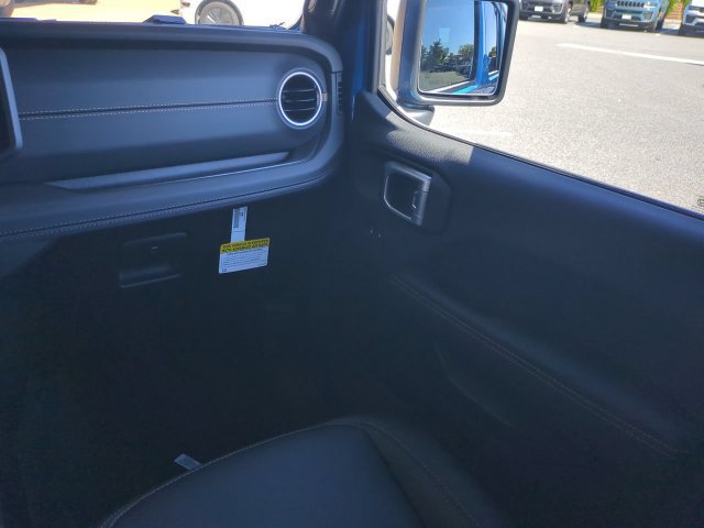 New 2027 Jeep Wrangler Unlimited Sahara AWD/4WD image 17