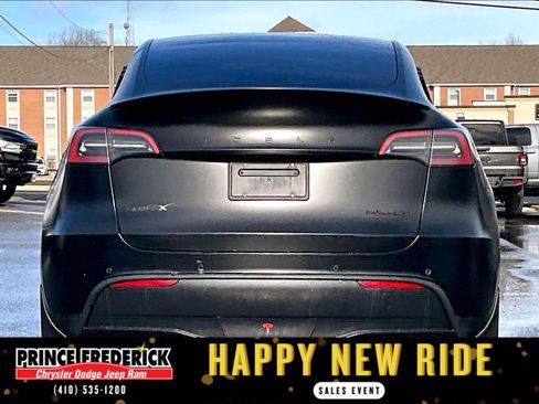 Used 2021 Tesla Model Y Performance image 4