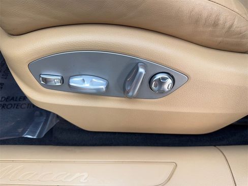 Used 2018 Porsche Macan image 28