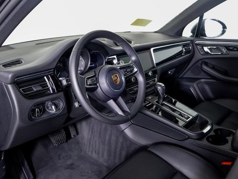 Certified 2025 Porsche Macan S w/ Premium Package Plus AWD/4WD image 4
