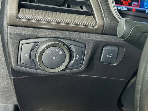 Used 2018 Ford Fusion SE w/ Fusion SE Technology Package image 10