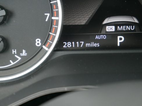 Used 2024 Nissan Pathfinder SV w/ SV Premium Package AWD/4WD image 34