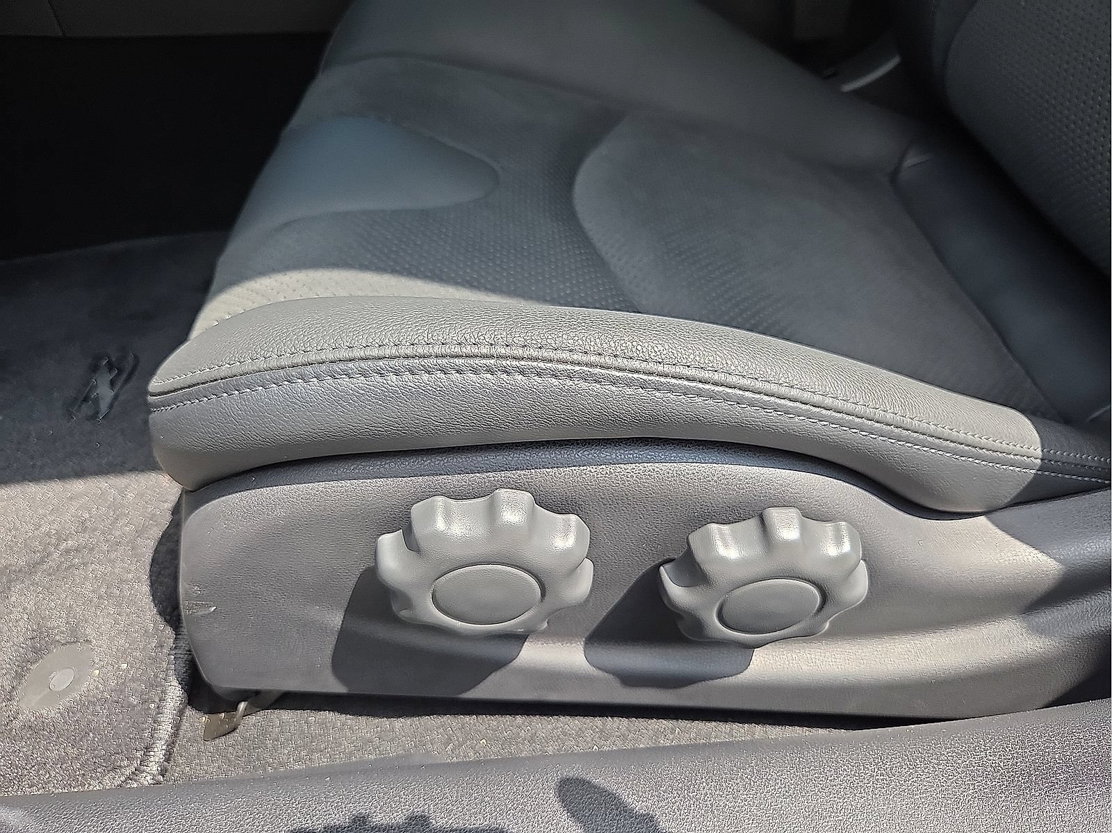 New 2024 Nissan Z Performance w/ Floor Mat Package RWD image 14