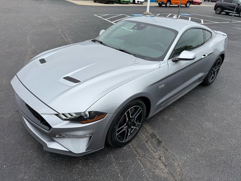 Used 2022 Ford Mustang GT RWD image 13