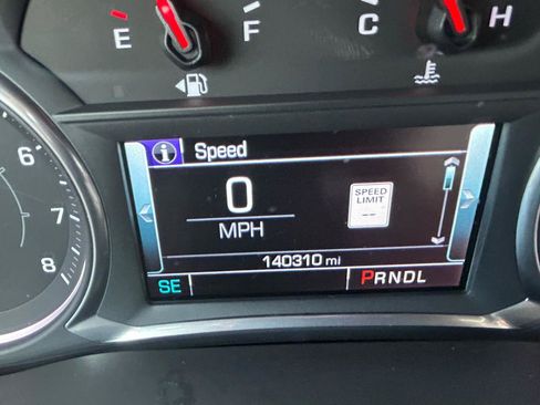 Used 2017 GMC Acadia SLT FWD image 23