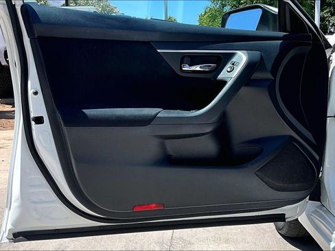 Used 2015 Nissan Altima 2.5 S w/ Power Driver Seat Package FWD image 25