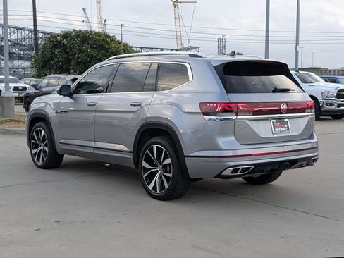 Used 2025 Volkswagen Atlas SEL Premium R-Line AWD/4WD image 8