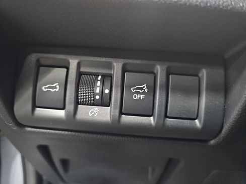 Used 2025 Subaru Outback Touring AWD/4WD image 23