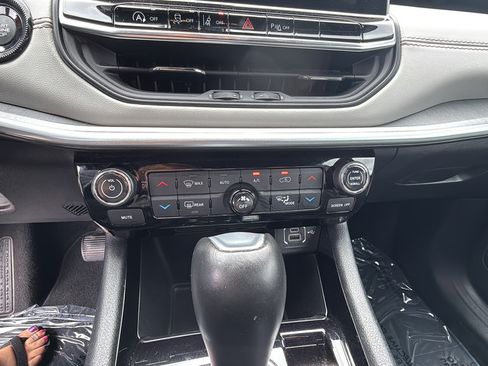 Used 2025 Jeep Compass Limited AWD/4WD image 28