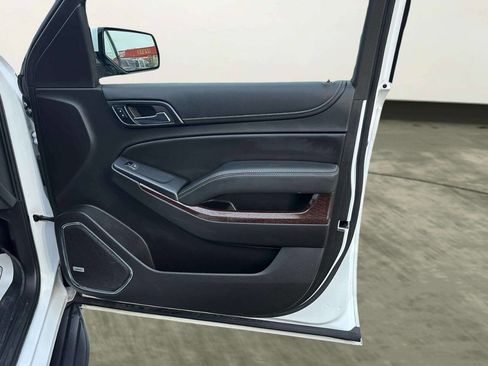 Used 2017 GMC Yukon SLE w/ SLE Value Package image 27