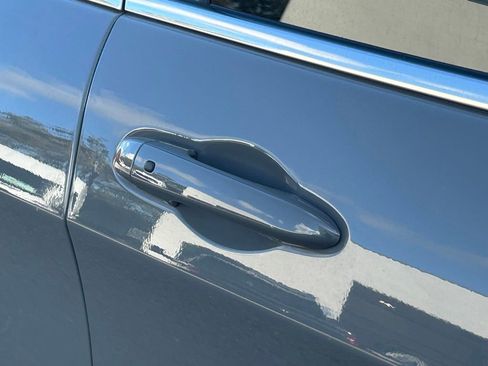 Used 2020 Jeep Cherokee Latitude Plus w/ Comfort/Convenience Group image 20