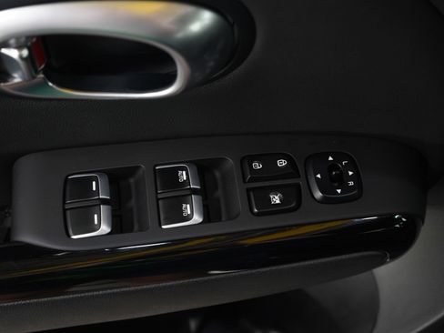 Used 2018 Kia Soul + FWD image 20