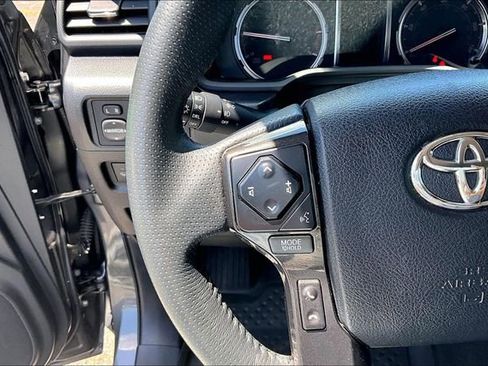 Used 2021 Toyota 4Runner Venture w/ Moonroof Package AWD/4WD image 16