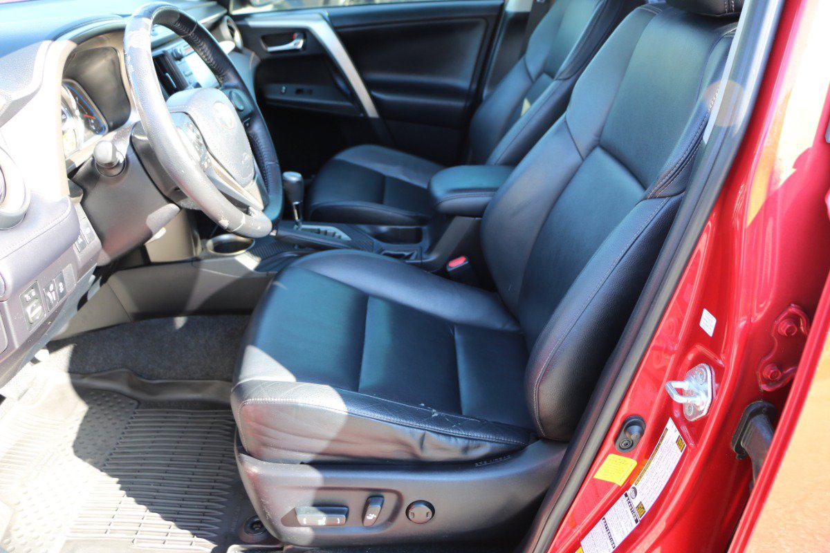Used 2013 Toyota RAV4 Limited AWD/4WD image 26
