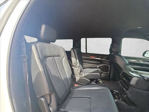 Used 2022 Jeep Wagoneer Series III w/ Flexible Seating Group image 16