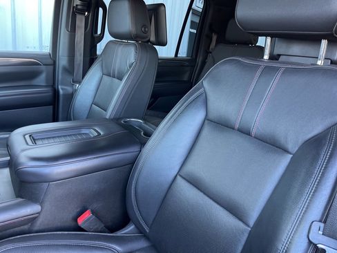 Used 2021 Chevrolet Suburban RST w/ Luxury Package image 4