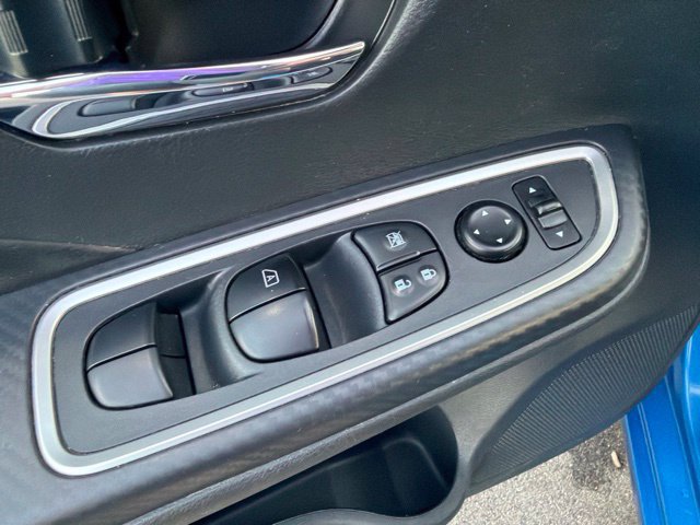 Used 2024 Nissan Versa SR FWD image 19