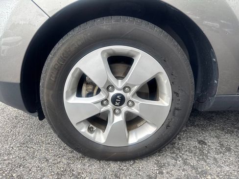 Used 2019 Kia Soul FWD image 22