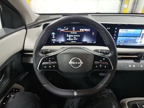 Used 2023 Nissan Ariya FWD image 15