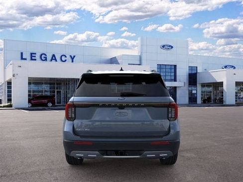 New 2026 Ford Explorer Active RWD image 5