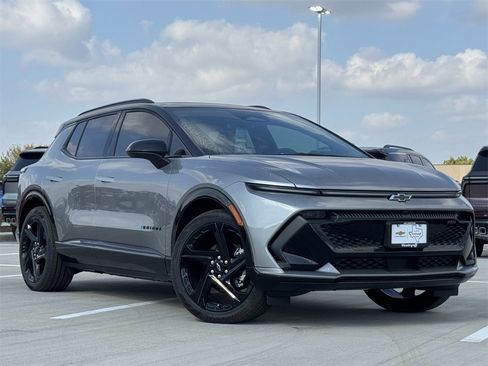 New 2026 Chevrolet Equinox EV RS image 2