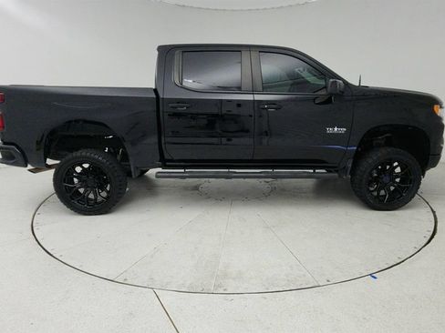 Used 2024 Chevrolet Silverado 1500 LT RWD image 8