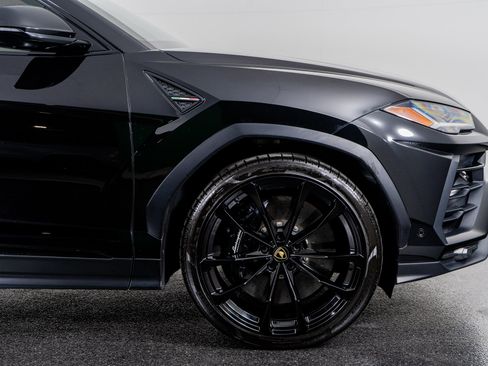 Used 2021 Lamborghini Urus image 6