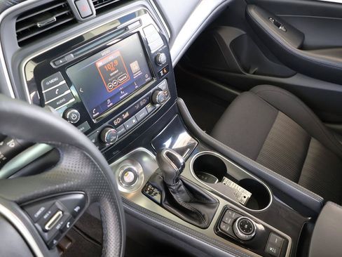 Used 2020 Nissan Maxima 3.5 S w/ Floor Mat Group FWD image 39