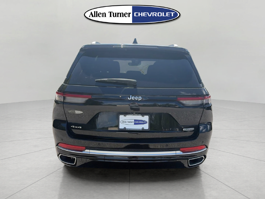 Used 2023 Jeep Grand Cherokee Summit AWD/4WD image 5