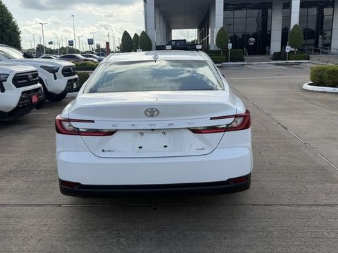 Used 2026 Toyota Camry LE FWD image 6