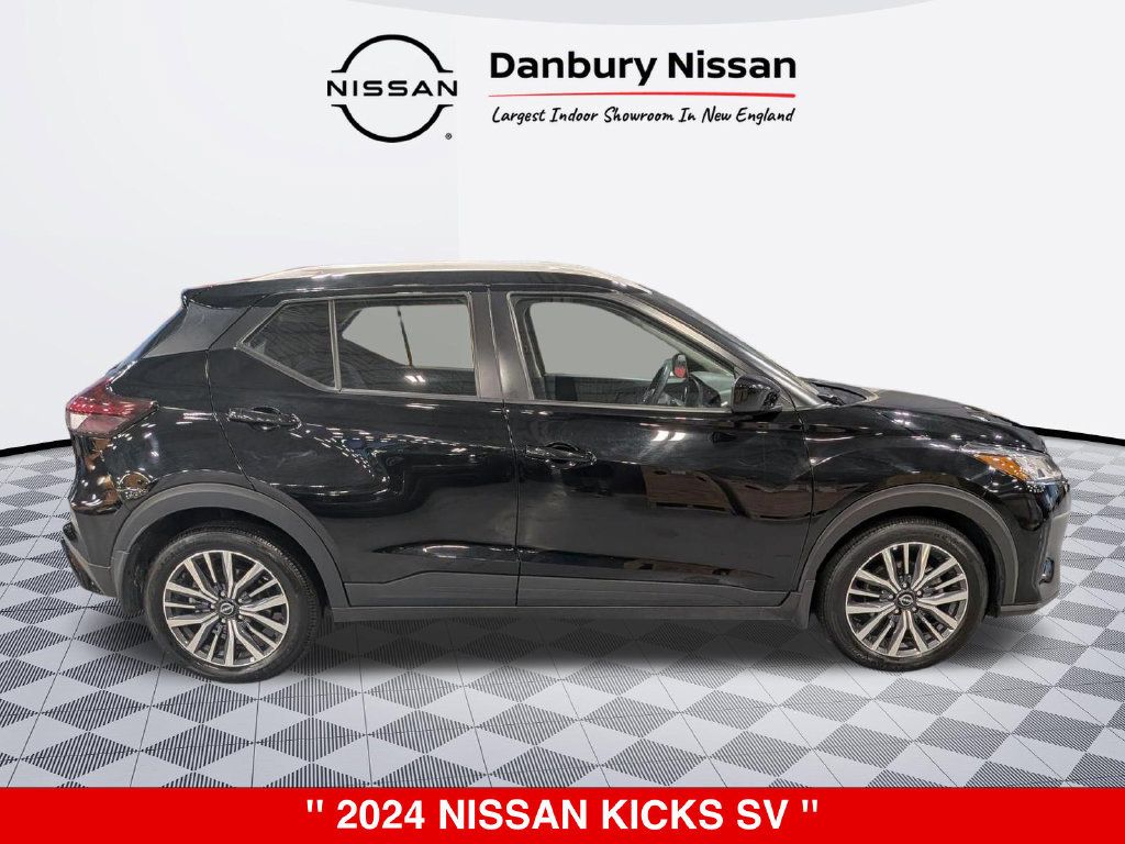 Used 2024 Nissan Kicks SV FWD image 2
