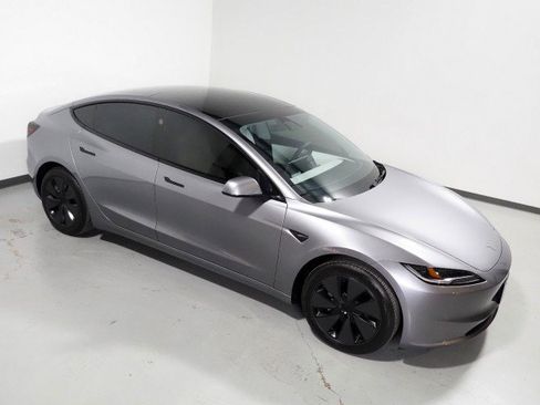 Used 2025 Tesla Model 3 Long Range image 13