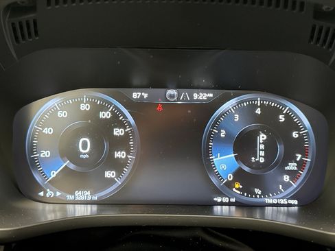 Used 2020 Volvo XC60 T5 Momentum AWD/4WD image 9