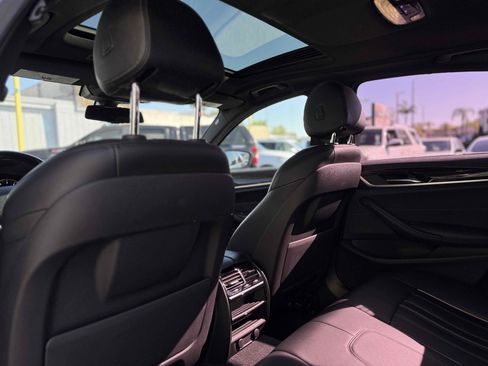 Used 2018 BMW 530i w/ Premium Package image 15