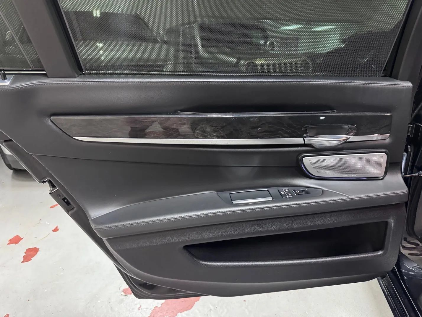Used 2014 BMW 750Li RWD image 29