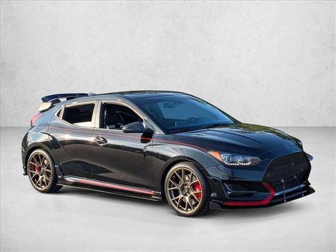 Used 2022 Hyundai Veloster N FWD image 3