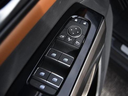 New 2025 Nissan Pathfinder Platinum image 9