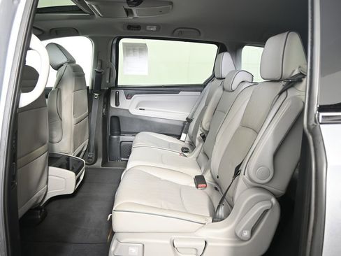 Used 2023 Honda Odyssey Elite image 18