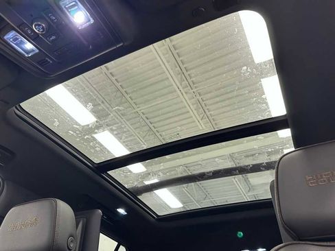 Used 2021 Chevrolet Suburban High Country image 42