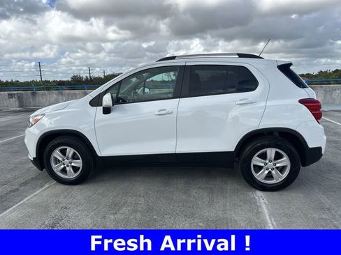 Used 2022 Chevrolet Trax LT w/ LT Convenience Package image 15
