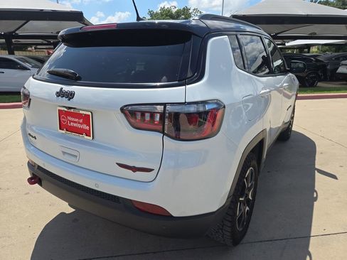 Used 2025 Jeep Compass Trailhawk AWD/4WD image 5