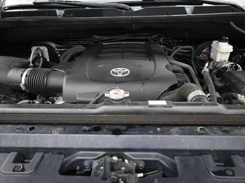 Used 2019 Toyota Tundra Limited w/ Limited Premium Package AWD/4WD image 19