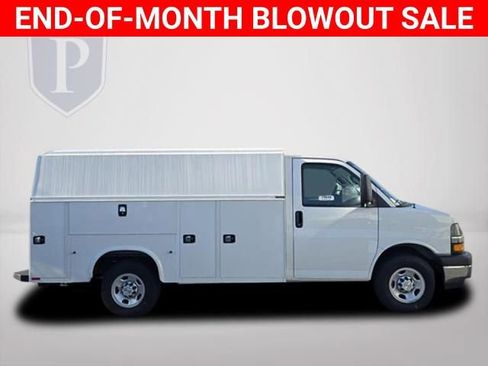 New 2025 Chevrolet Express 3500 w/ Power Convenience Package image 4