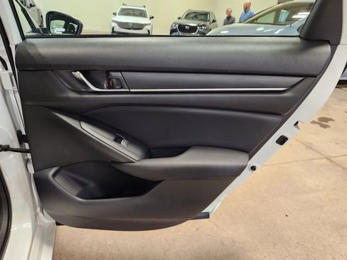 Used 2018 Honda Accord Sport image 27