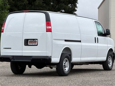 New 2026 Chevrolet Express 2500 Extended w/ Communications Package RWD image 4