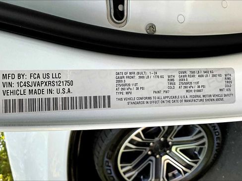 Used 2024 Jeep Wagoneer 4WD w/ Premium Group I image 29