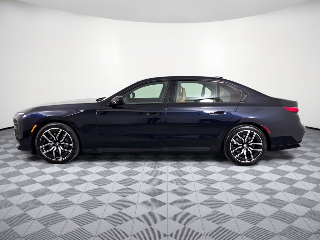 Used 2026 BMW 740i RWD image 2