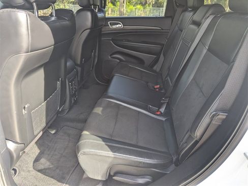 Used 2022 Jeep Grand Cherokee Laredo X image 22