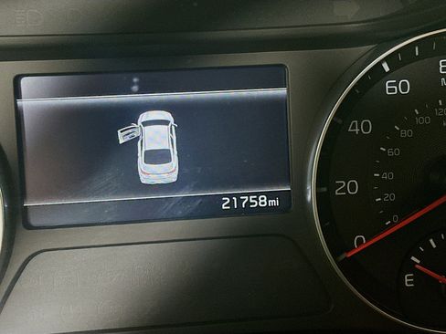 Used 2024 Kia Forte LXS image 18