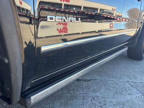 Used 2017 GMC Sierra 1500 Denali w/ Denali Ultimate Package image 8